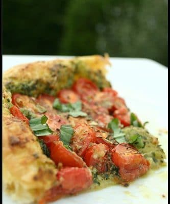 Tarte pesto et tomates cerise