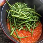 Haricots verts à la sauce tomate aux anchois