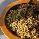 Salade de couscous israelien aux herbes et noix
