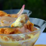 Honeycomb, custard et rhubarbe (caramel souflé au golden syrup et crème anglaise)